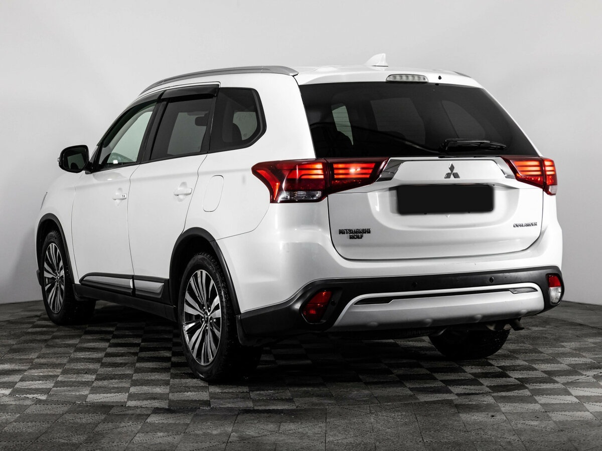 Mitsubishi Outlander с пробегом — 2019 год. Фото: #5