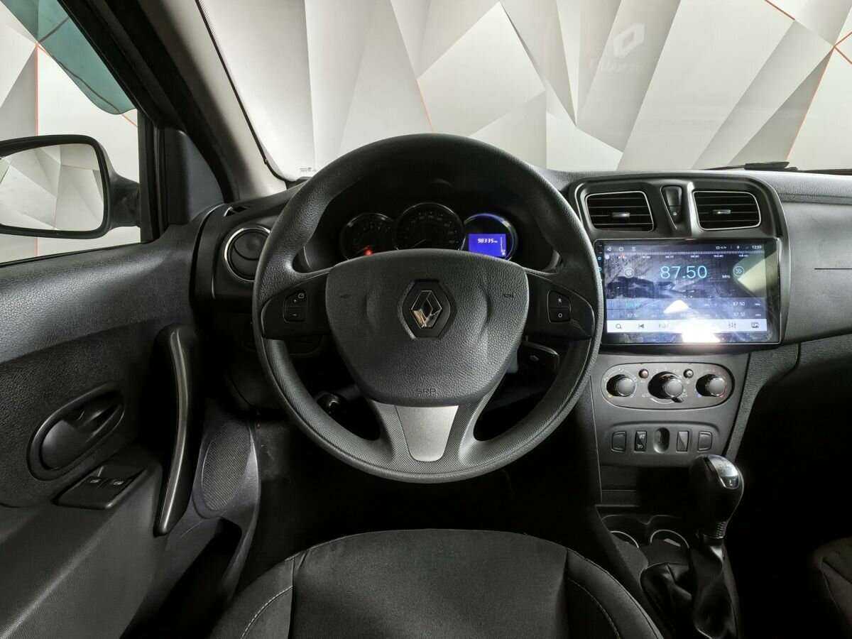 Renault Sandero с пробегом — 2017 год. Фото: #14