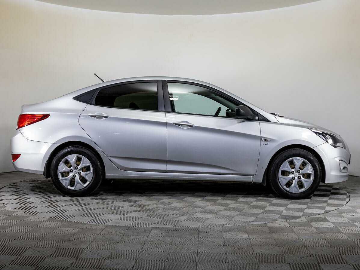 Hyundai Solaris с пробегом — 2016 год. Фото: #3
