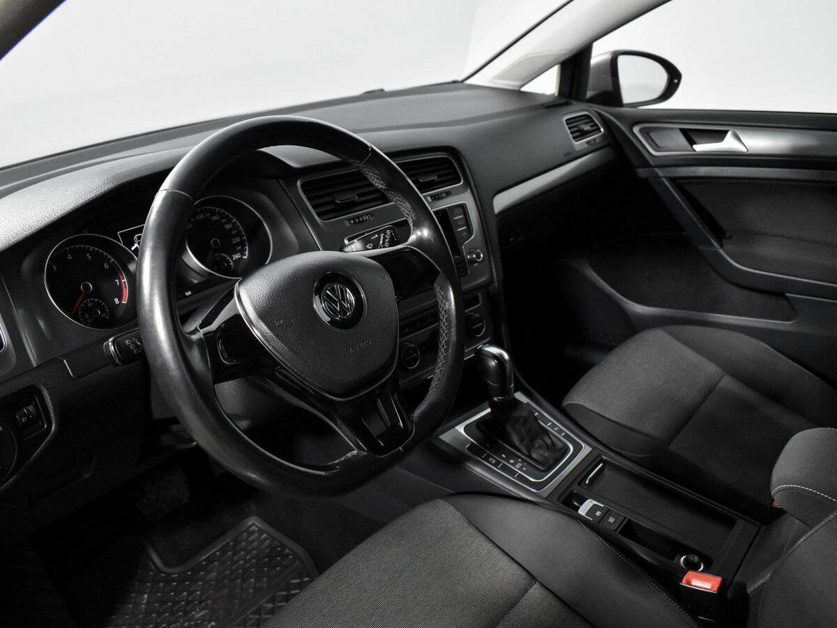 Volkswagen Golf с пробегом — 2013 год. Фото: #8