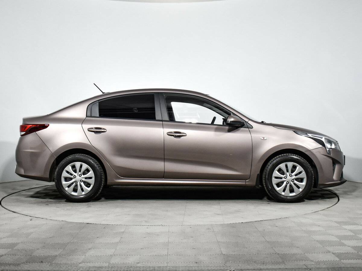 Kia Rio с пробегом — 2020 год. Фото: #3