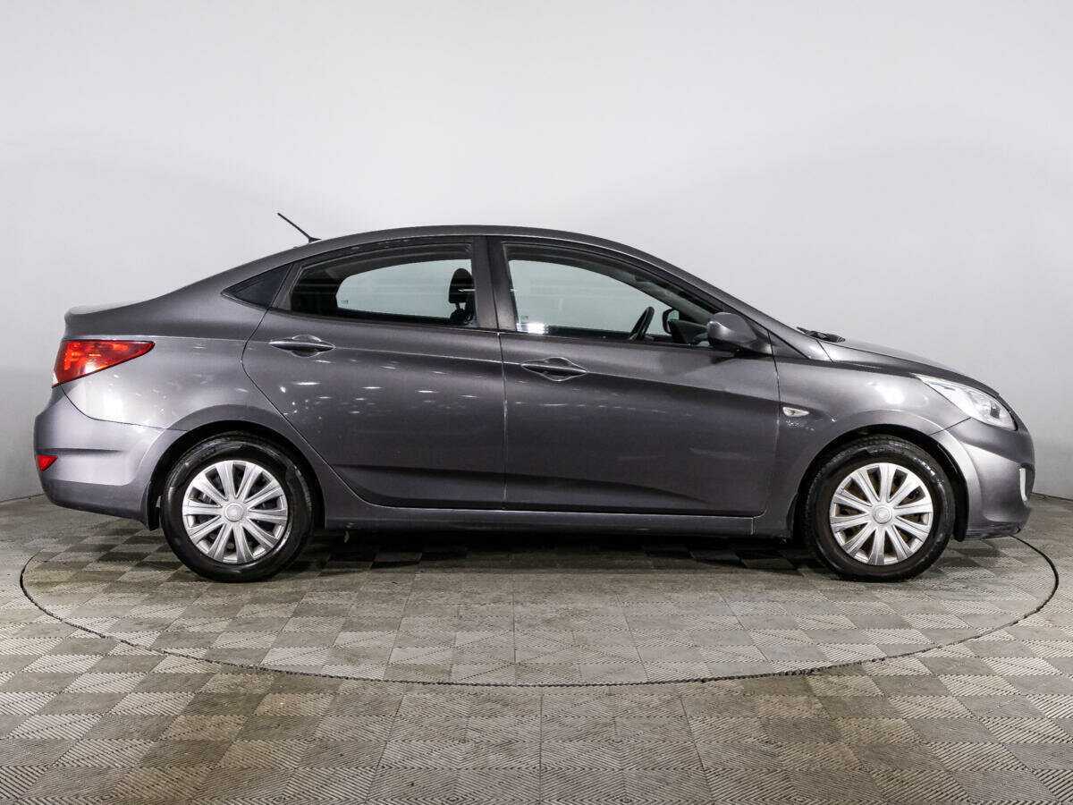 Hyundai Solaris с пробегом — 2014 год. Фото: #3