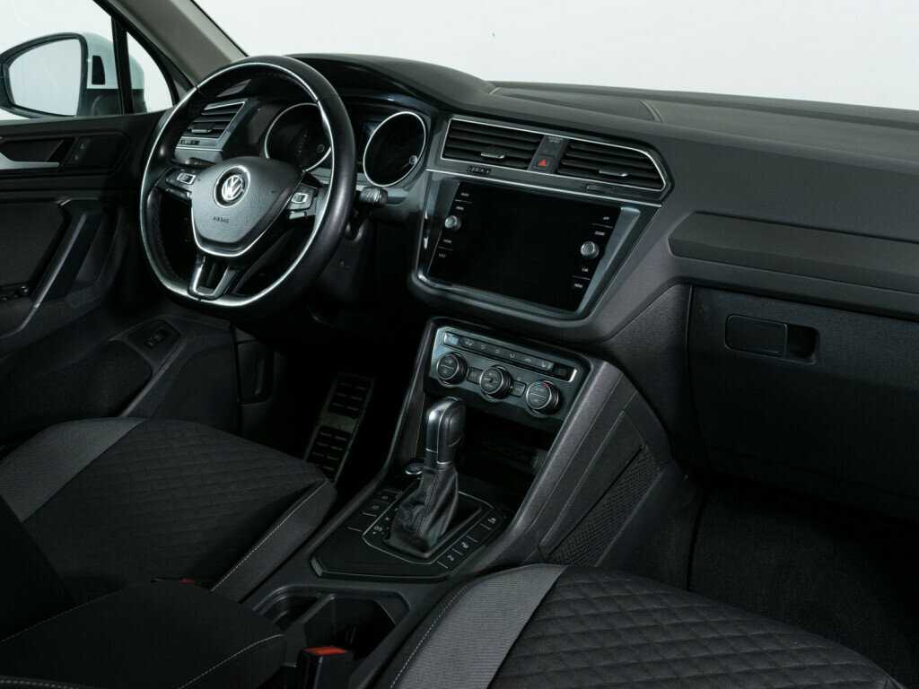 Volkswagen Tiguan с пробегом — 2018 год. Фото: #8