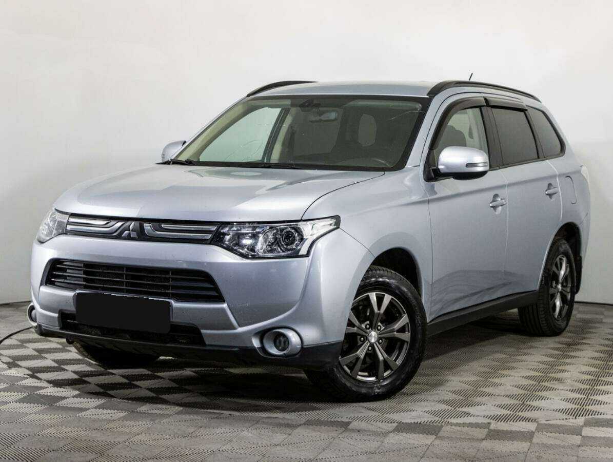 Mitsubishi Outlander с пробегом — 2012 год. Фото: #0