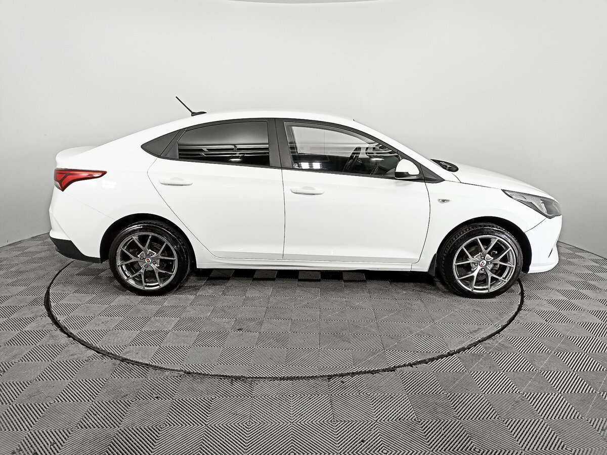 Hyundai Solaris с пробегом — 2020 год. Фото: #3