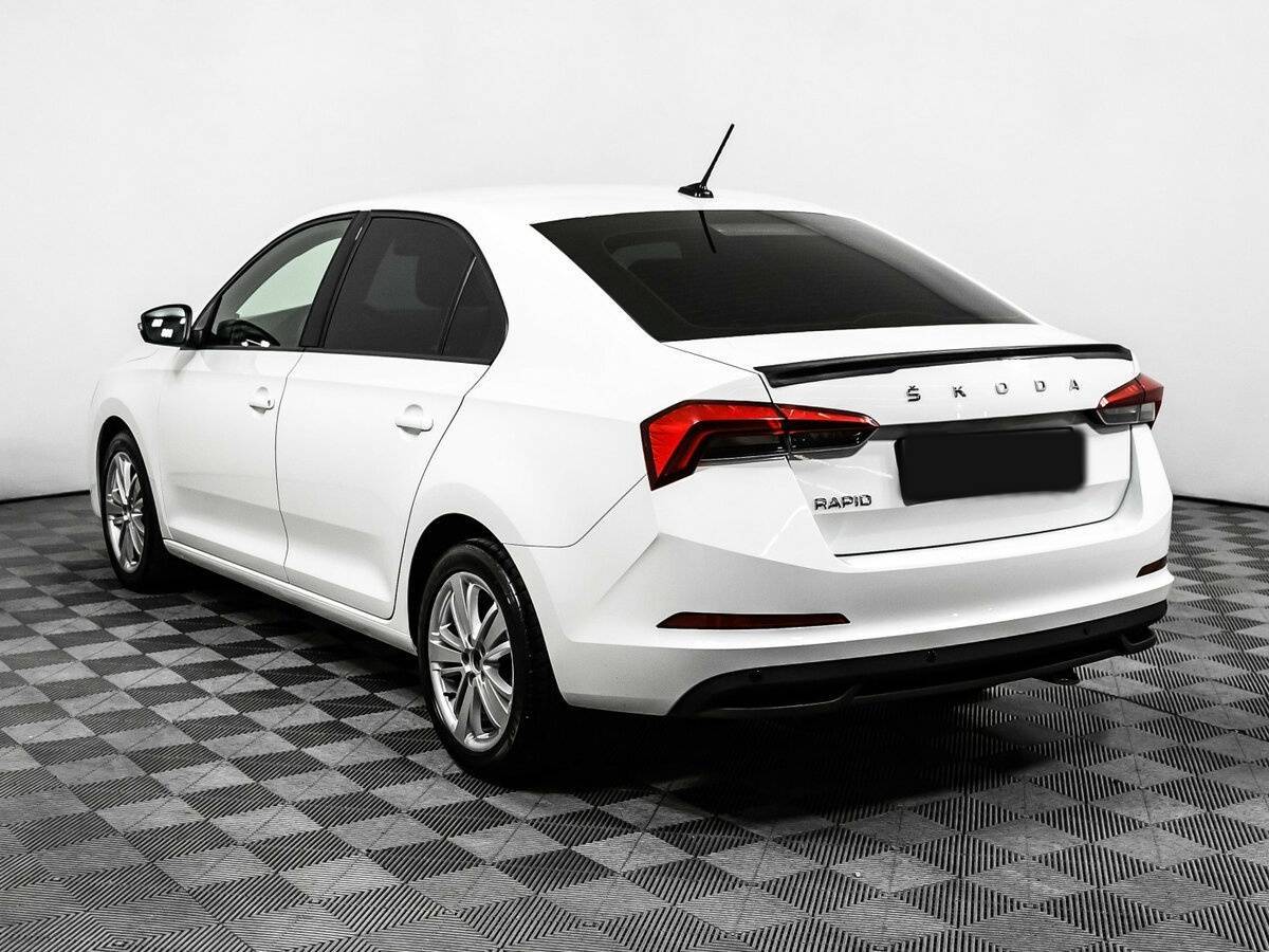 Skoda Rapid с пробегом — 2021 год. Фото: #6