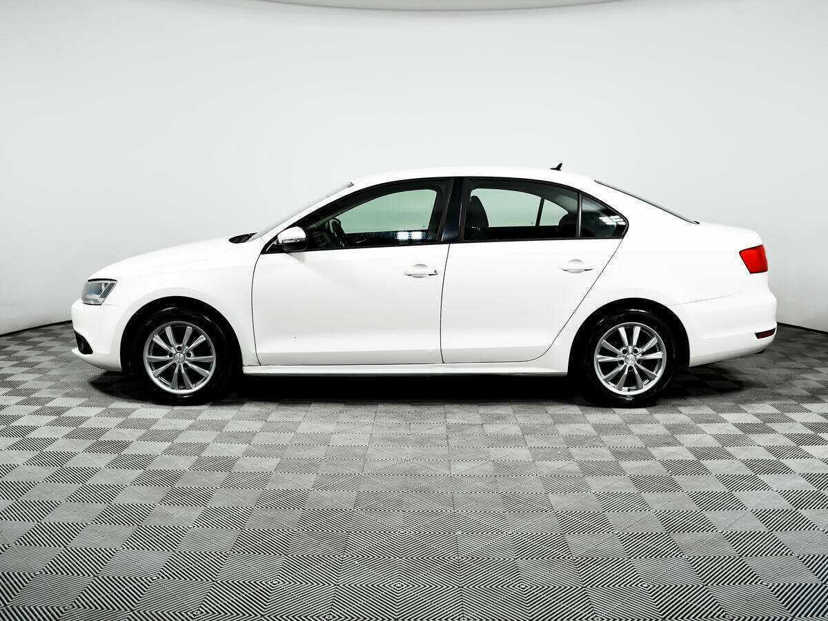Volkswagen Jetta с пробегом — 2012 год. Фото: #7