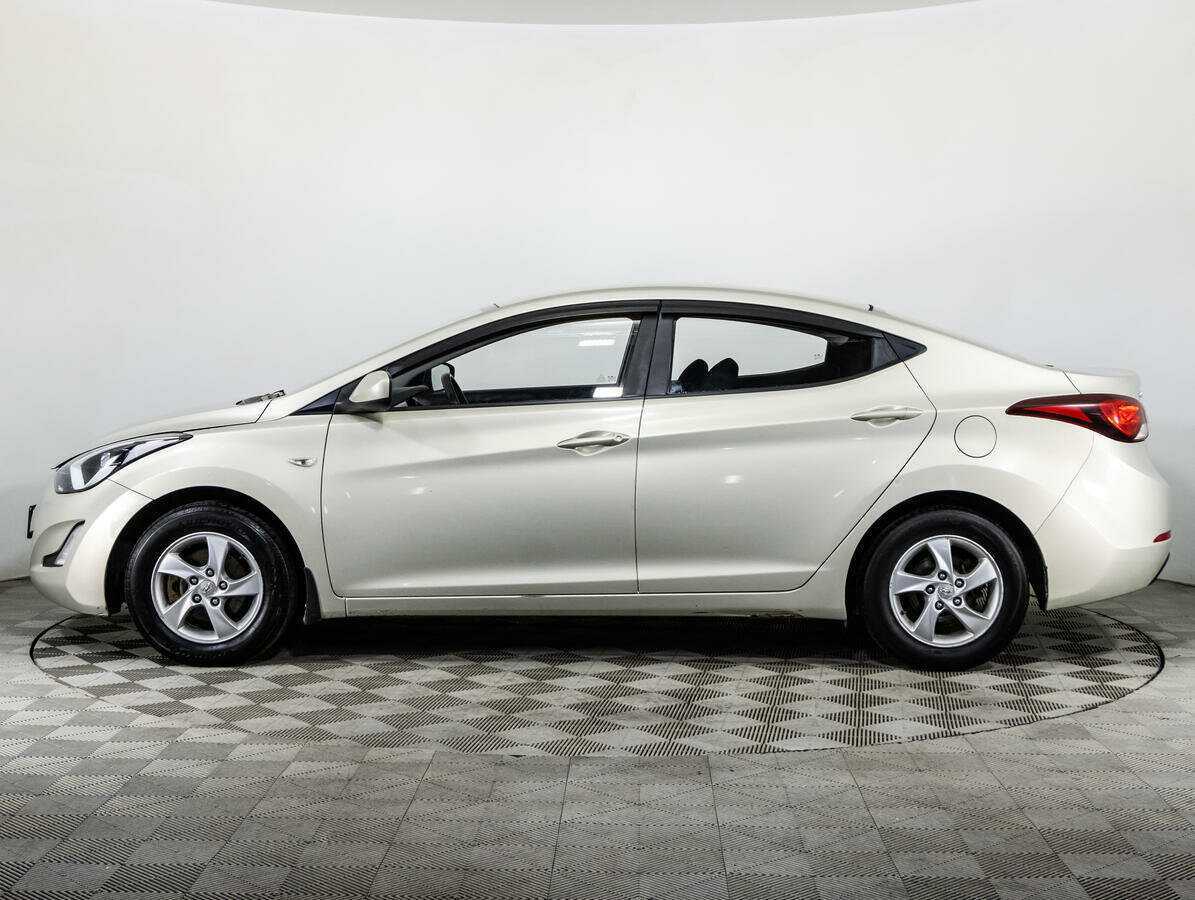 Hyundai Elantra с пробегом — 2015 год. Фото: #7