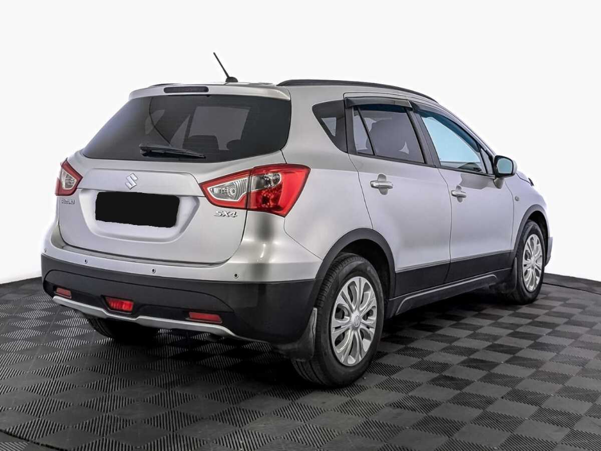 Suzuki SX4 с пробегом — 2018 год. Фото: #4