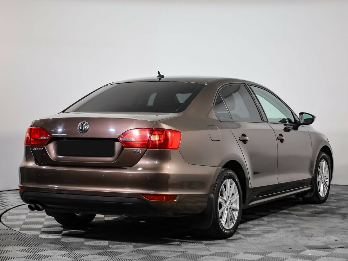 Volkswagen Jetta с пробегом — 2014 год. Фото: #3