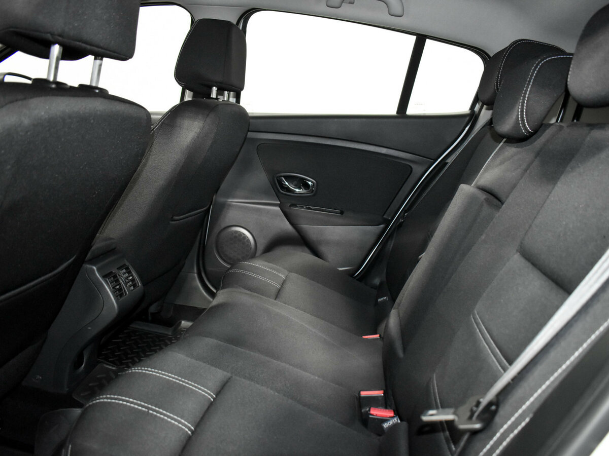 Renault Megane с пробегом — 2013 год. Фото: #12