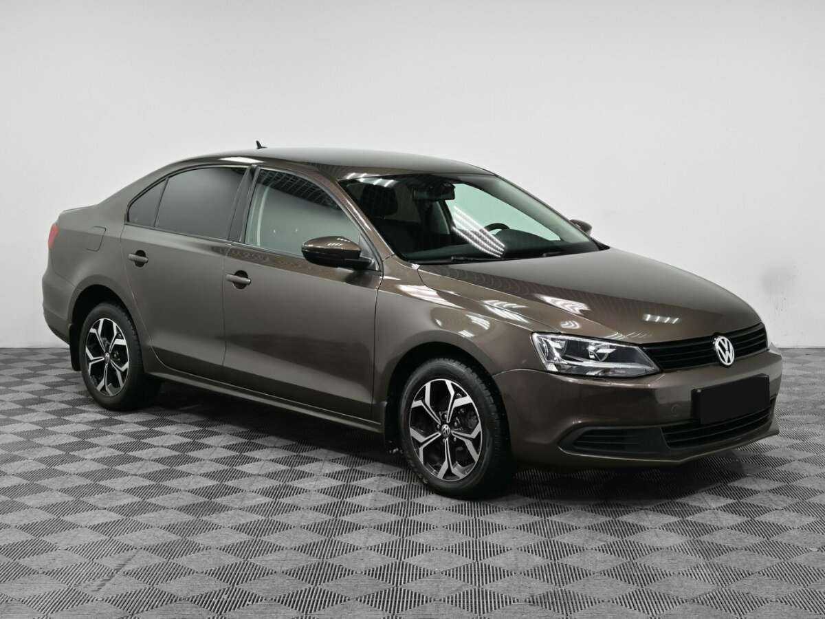 Volkswagen Jetta с пробегом — 2013 год. Фото: #2