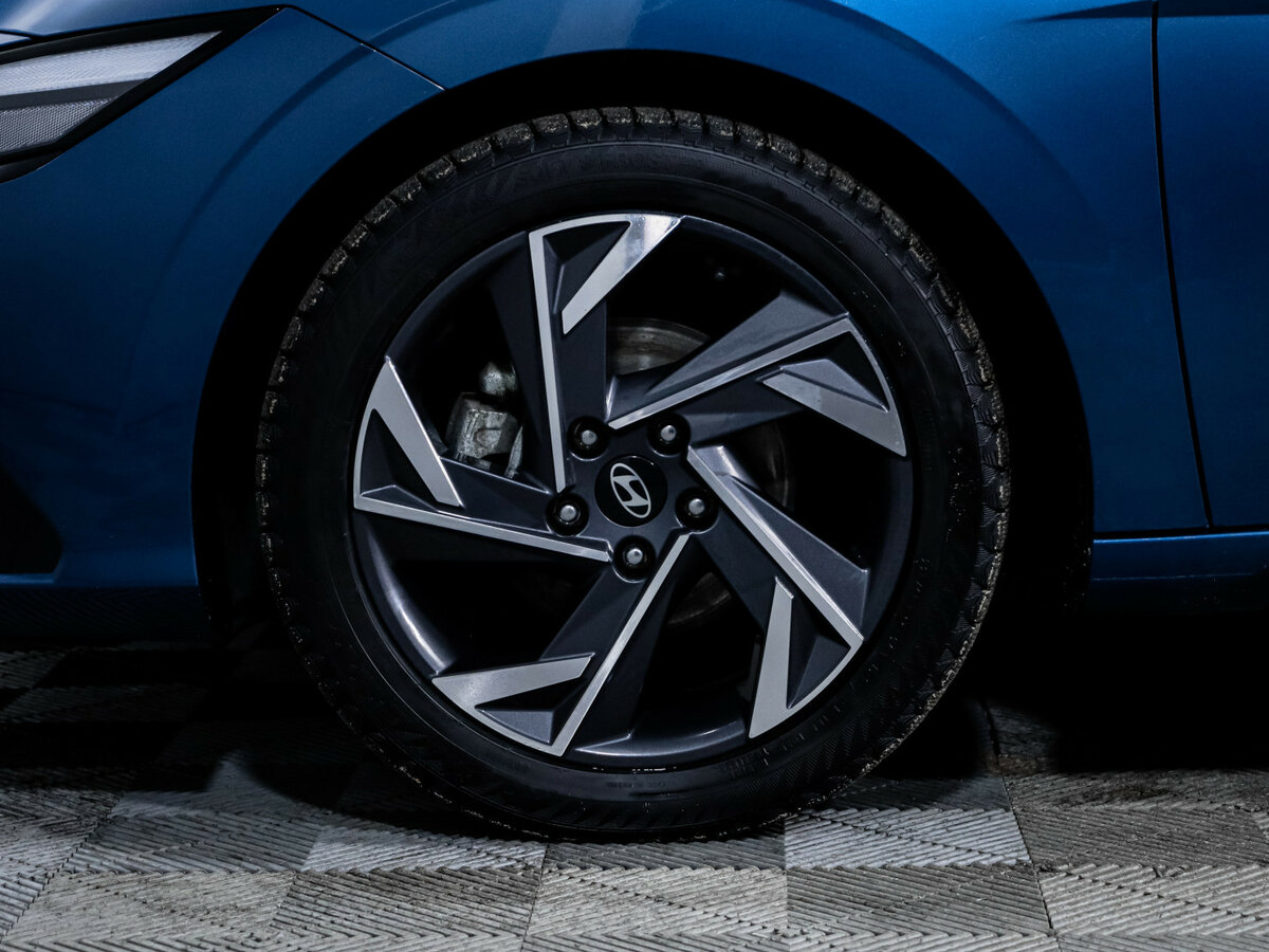 Hyundai Elantra с пробегом — 2023 год. Фото: #12