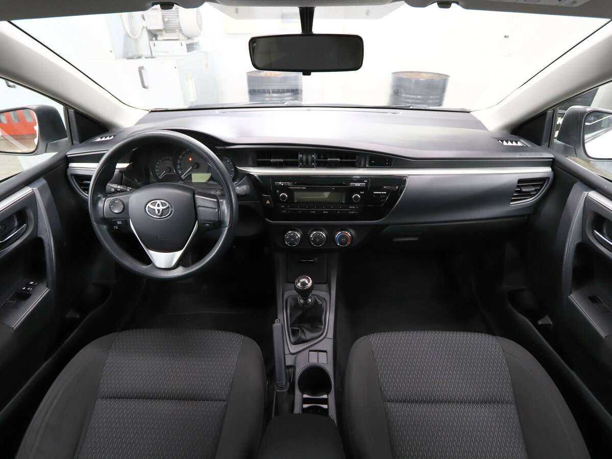 Toyota Corolla с пробегом — 2014 год. Фото: #14