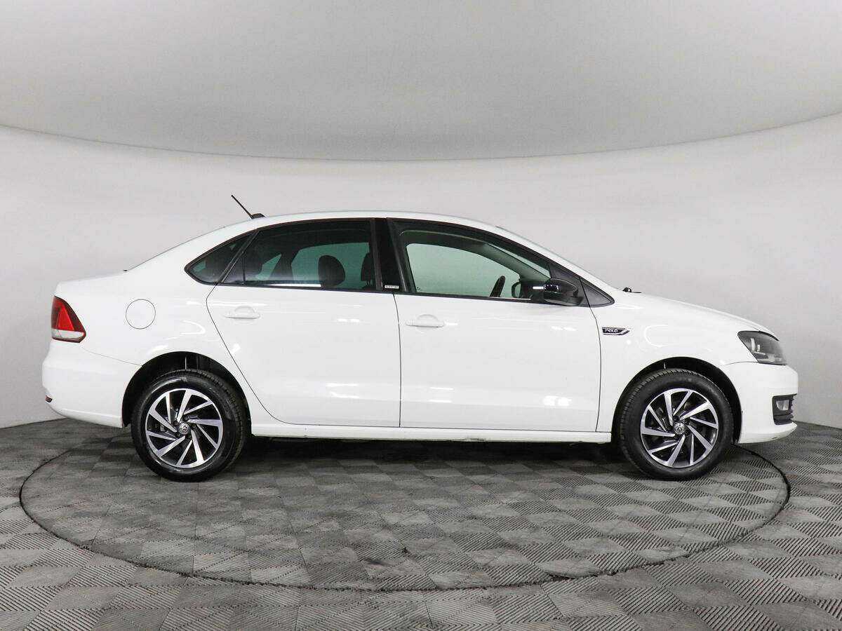 Volkswagen Polo с пробегом — 2017 год. Фото: #3