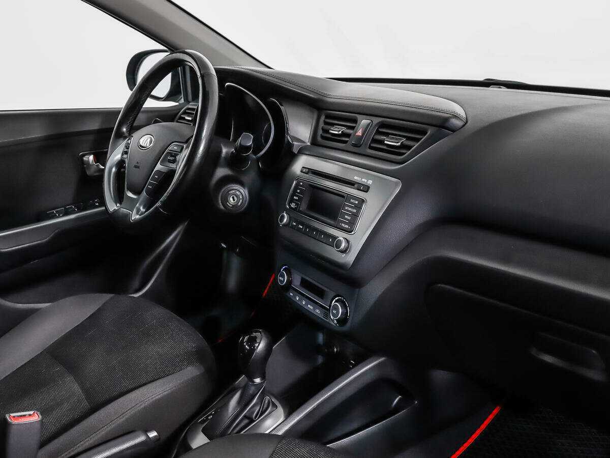 Kia Rio с пробегом — 2017 год. Фото: #10