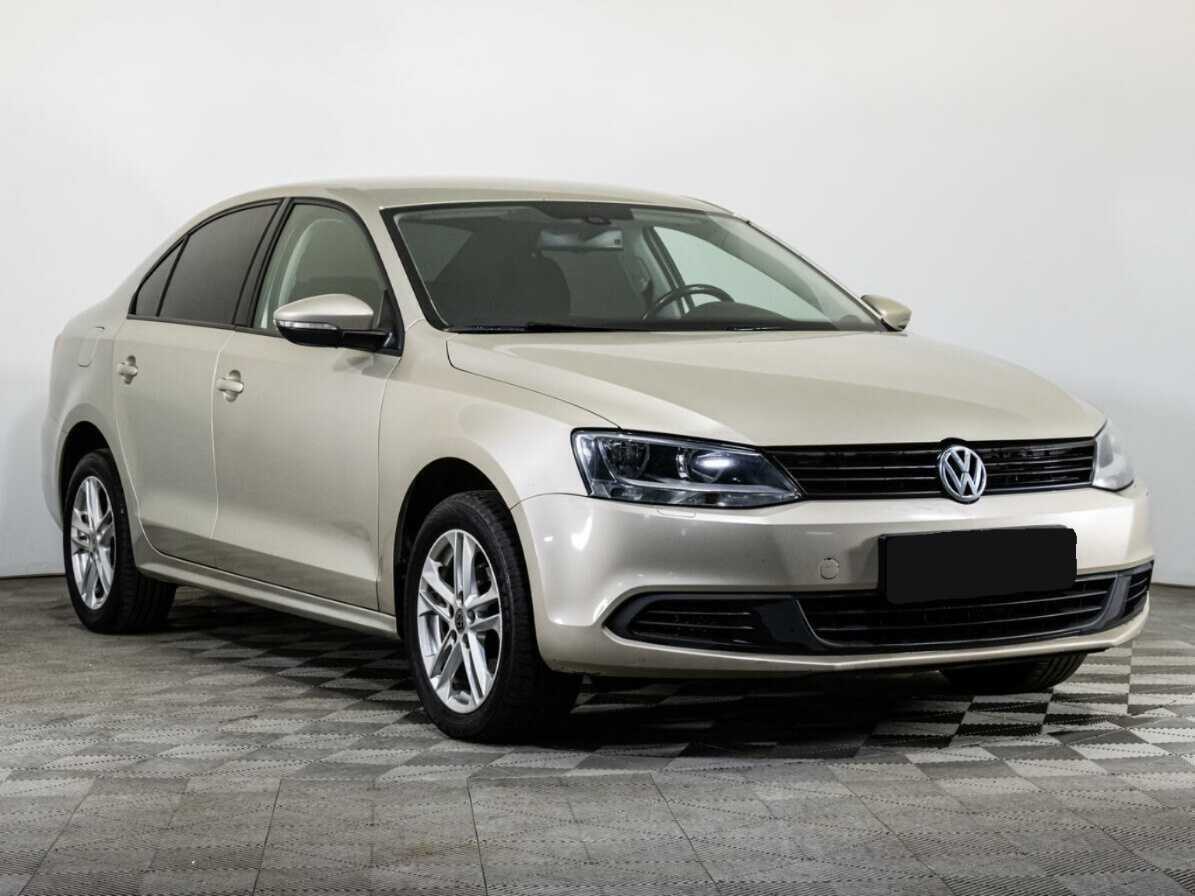 Volkswagen Jetta с пробегом — 2012 год. Фото: #2