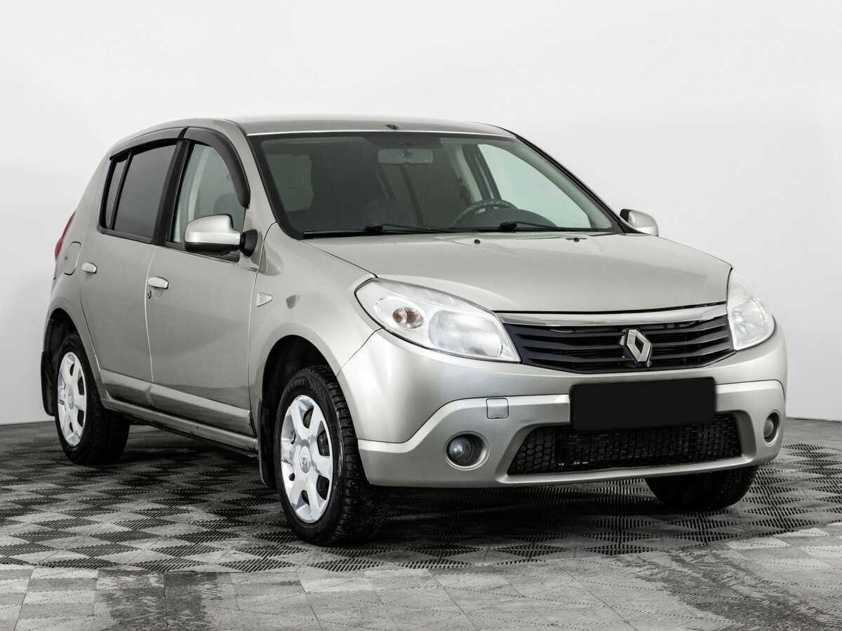 Renault Sandero с пробегом — 2014 год. Фото: #2