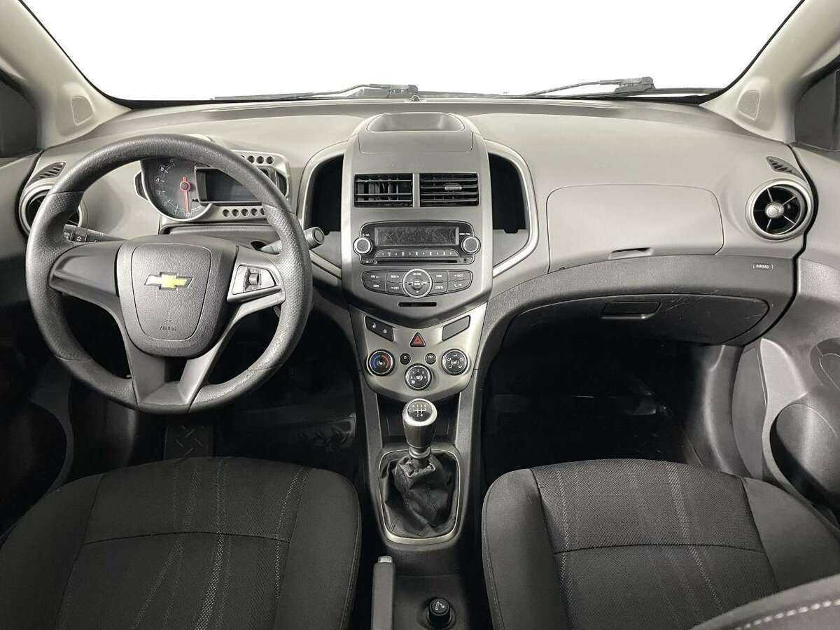 Chevrolet Aveo с пробегом — 2013 год. Фото: #5