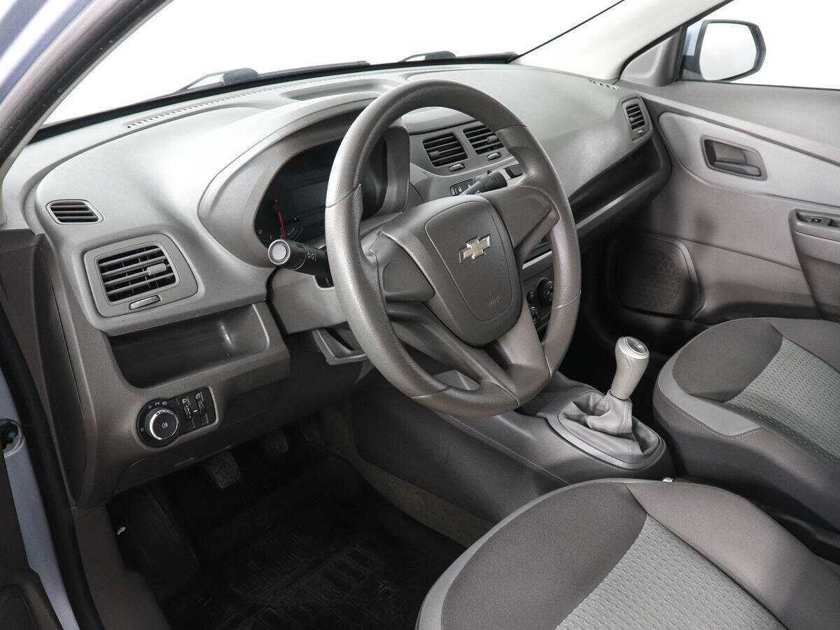 Chevrolet Cobalt с пробегом — 2013 год. Фото: #8
