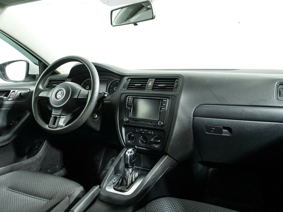 Volkswagen Jetta с пробегом — 2014 год. Фото: #8