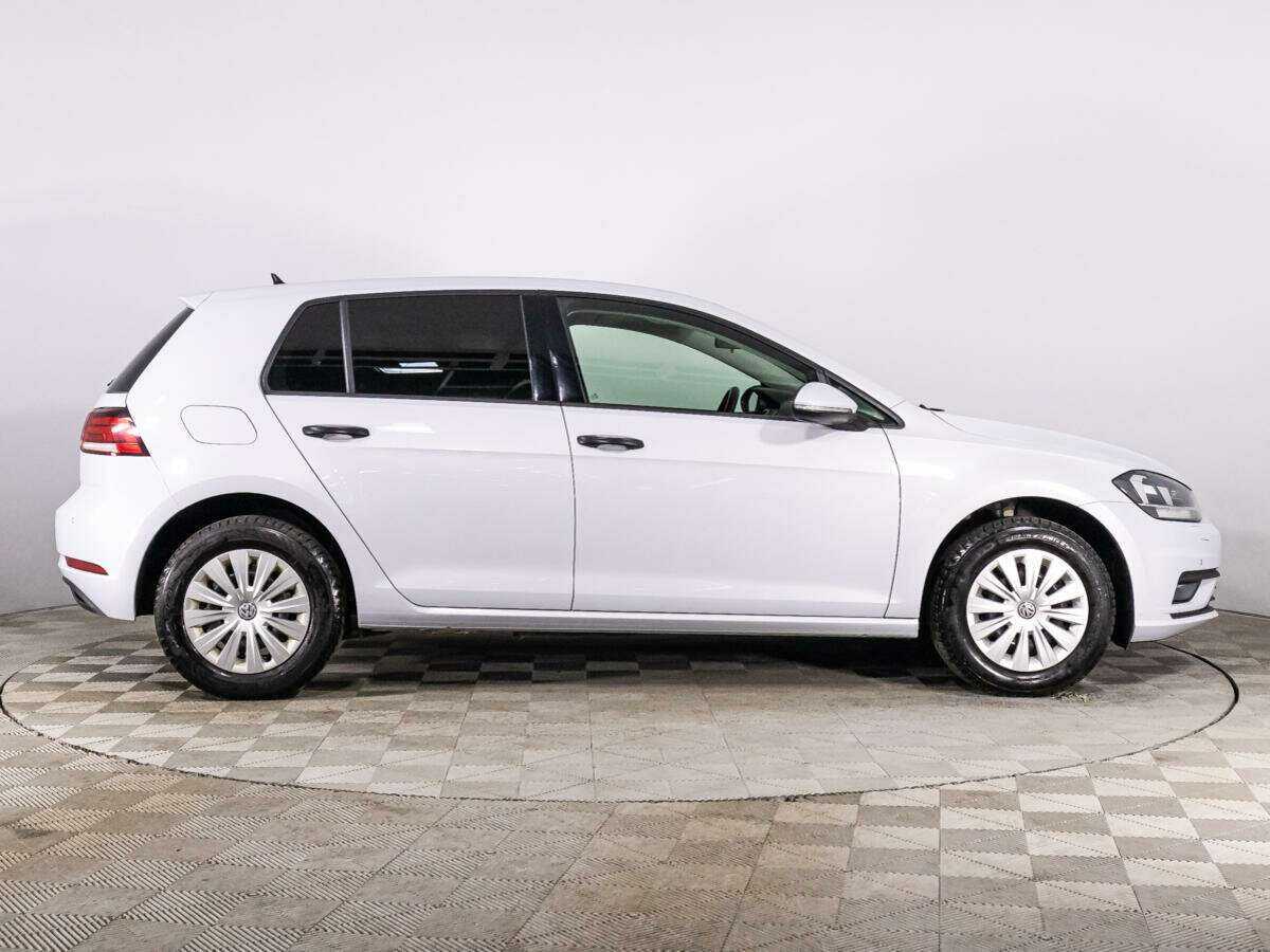 Volkswagen Golf с пробегом — 2018 год. Фото: #3