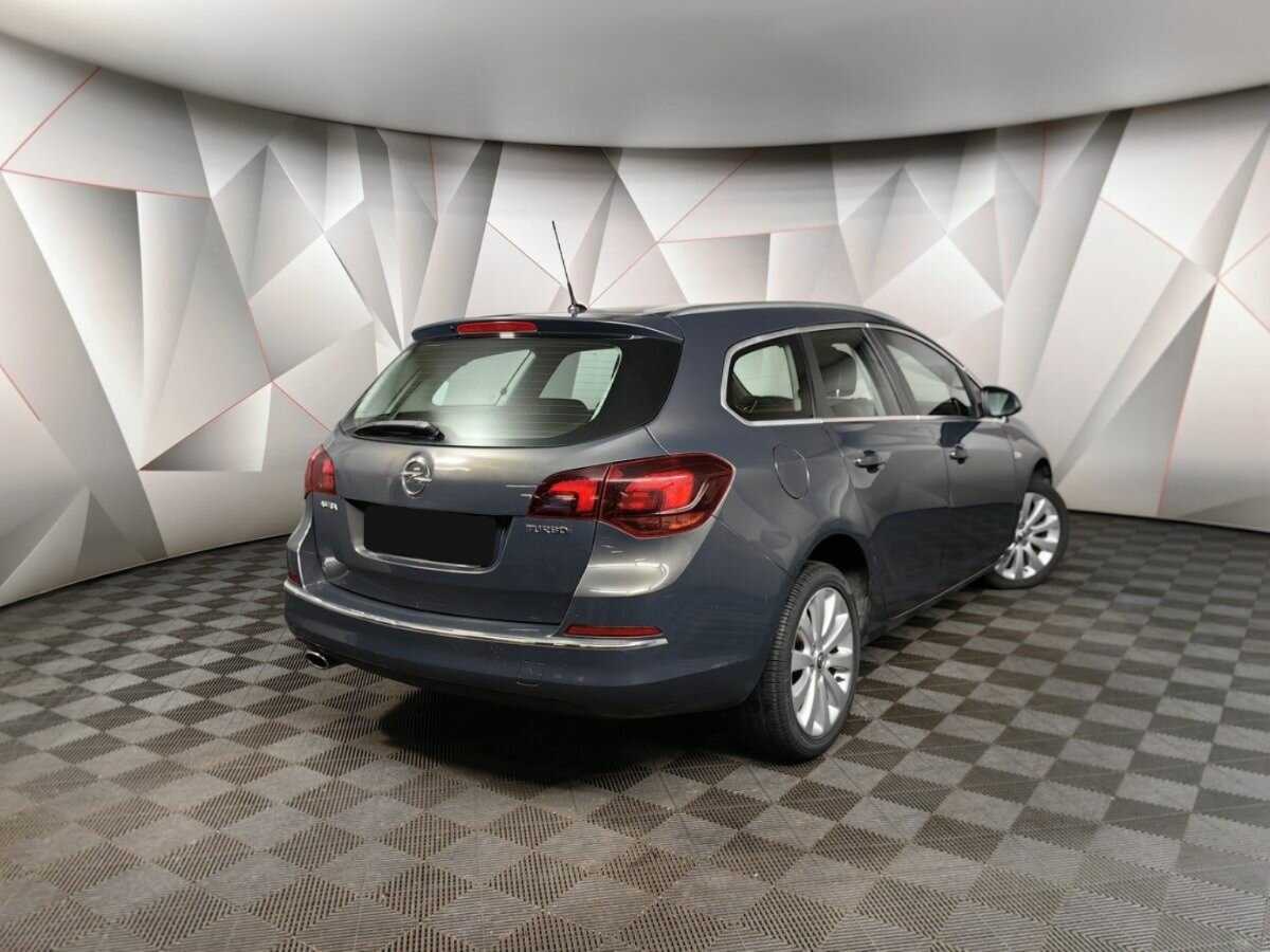 Opel Astra с пробегом — 2014 год. Фото: #1