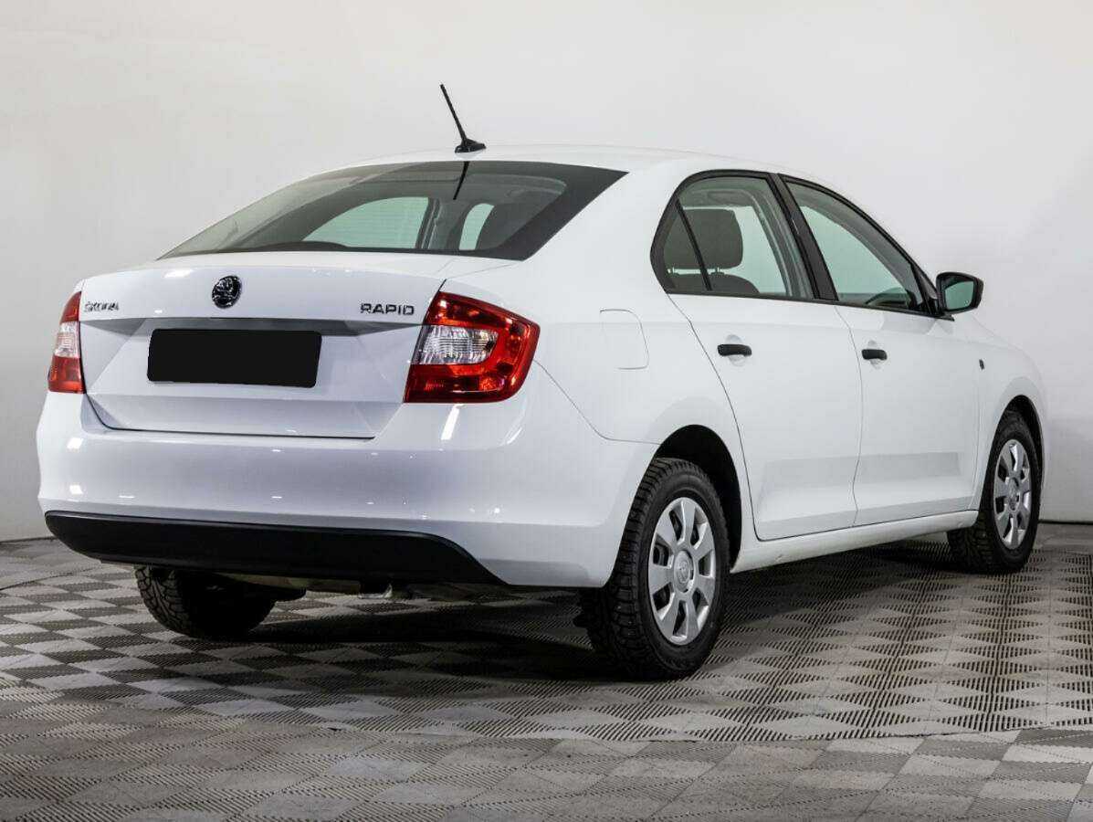 Skoda Rapid с пробегом — 2017 год. Фото: #3