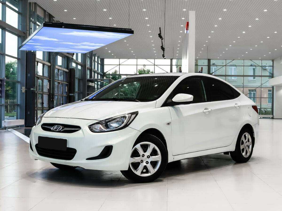 Hyundai Solaris с пробегом — 2012 год. Посмотреть фото