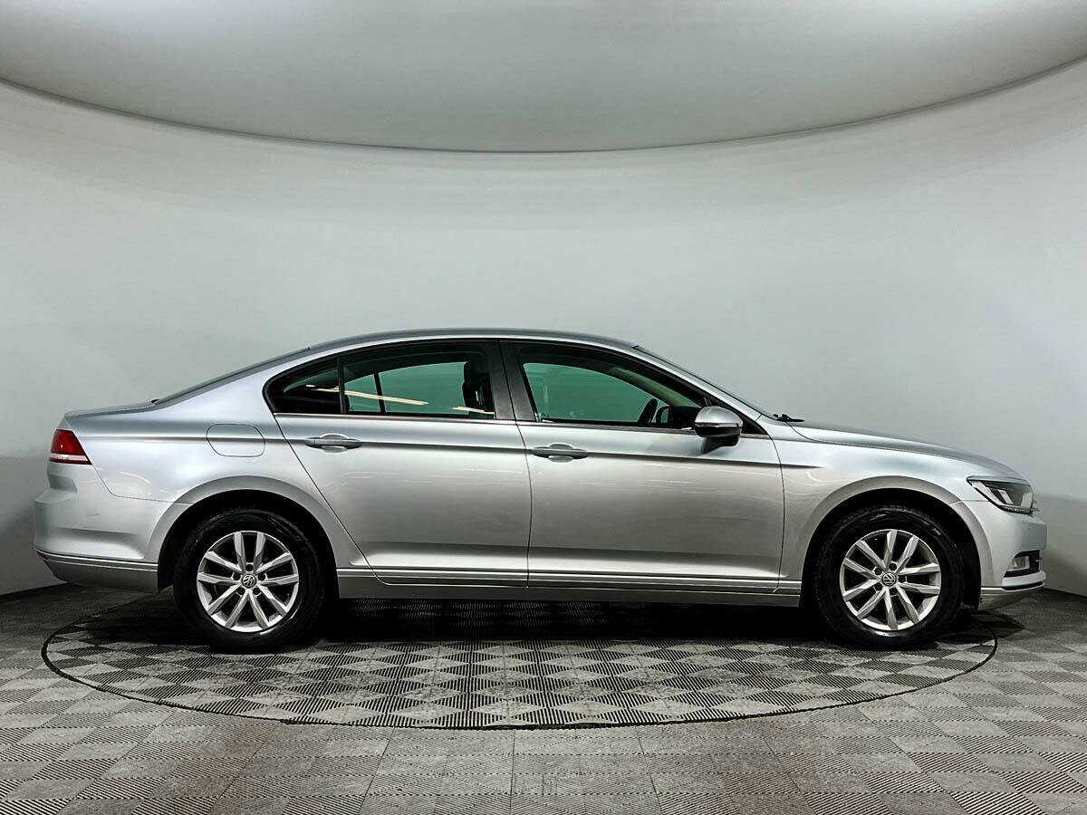 Volkswagen Passat с пробегом — 2016 год. Фото: #3