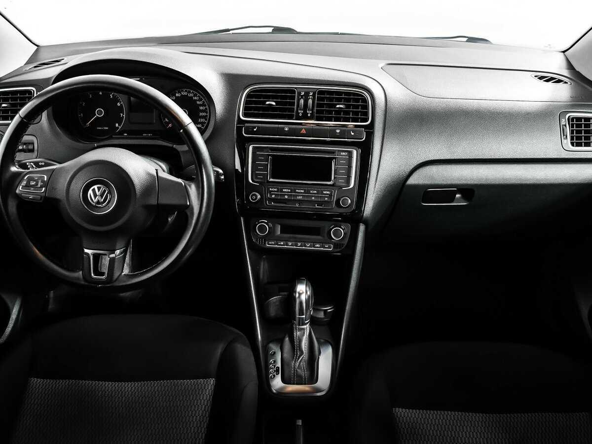 Volkswagen Polo с пробегом — 2014 год. Фото: #10