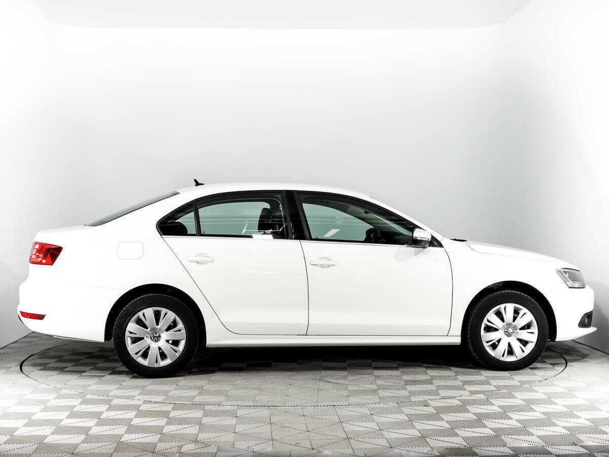Volkswagen Jetta с пробегом — 2012 год. Фото: #3