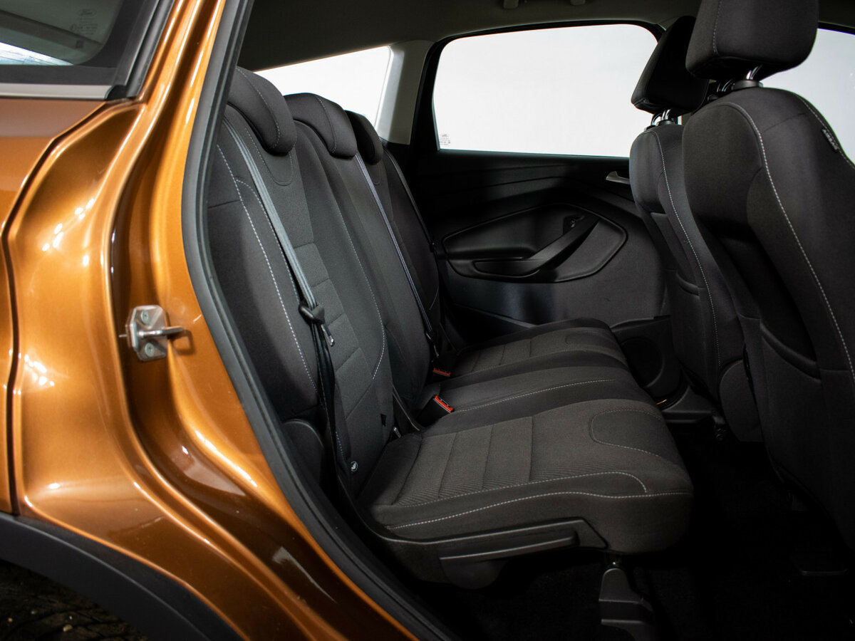 Ford Kuga с пробегом — 2015 год. Фото: #8