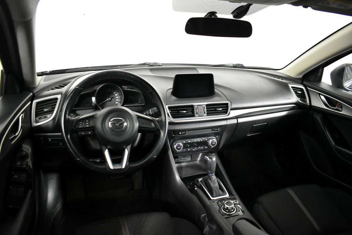 Mazda 3 с пробегом — 2017 год. Фото: #10