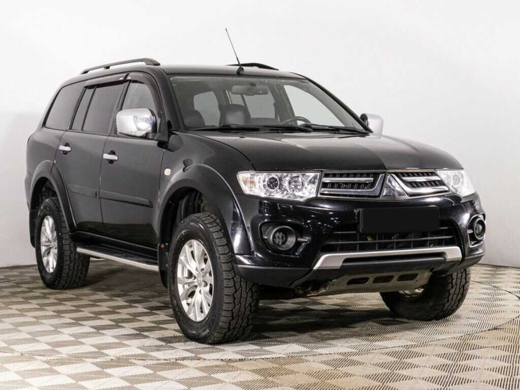 Mitsubishi Pajero Sport с пробегом — 2014 год. Фото: #2