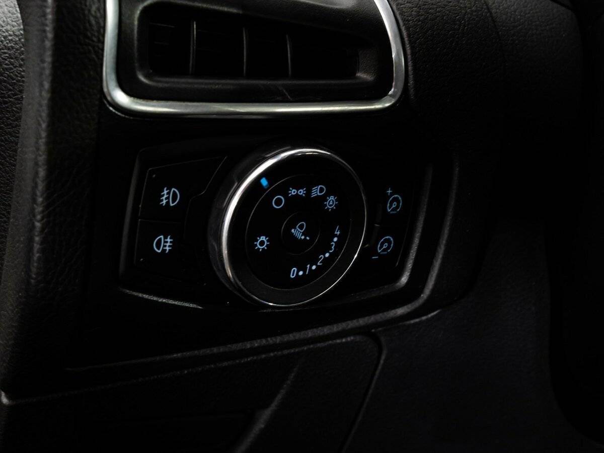 Ford Focus с пробегом — 2012 год. Фото: #16