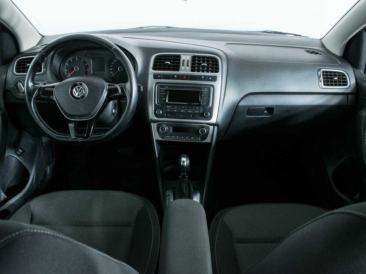 Volkswagen Polo с пробегом — 2016 год. Фото: #11