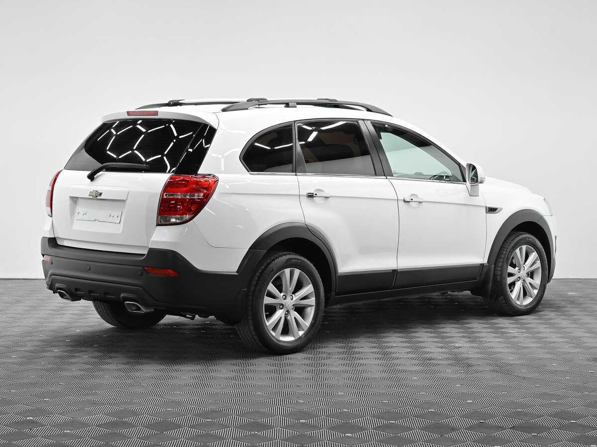 Chevrolet Captiva с пробегом — 2015 год. Фото: #2