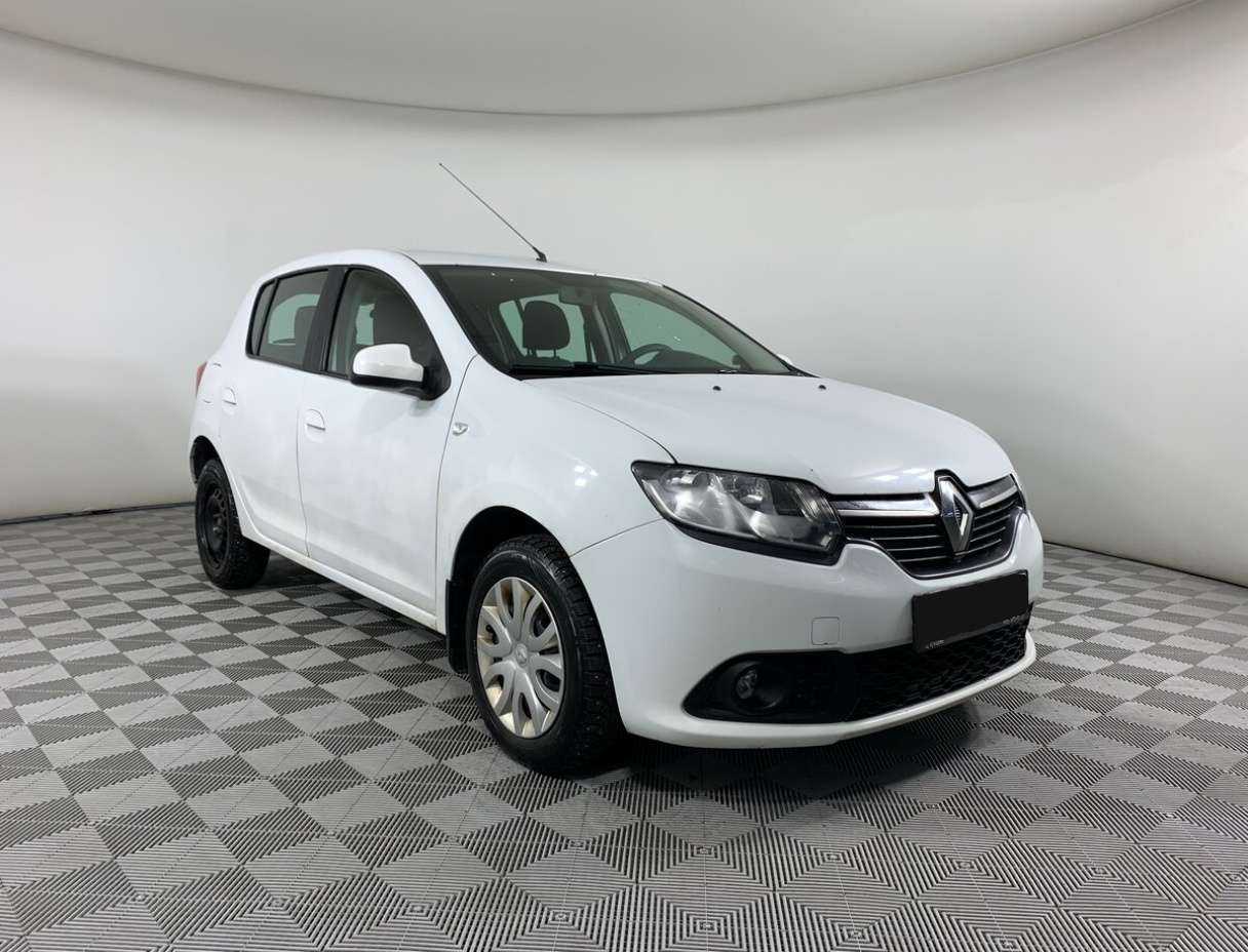 Renault Sandero с пробегом — 2017 год. Фото: #2