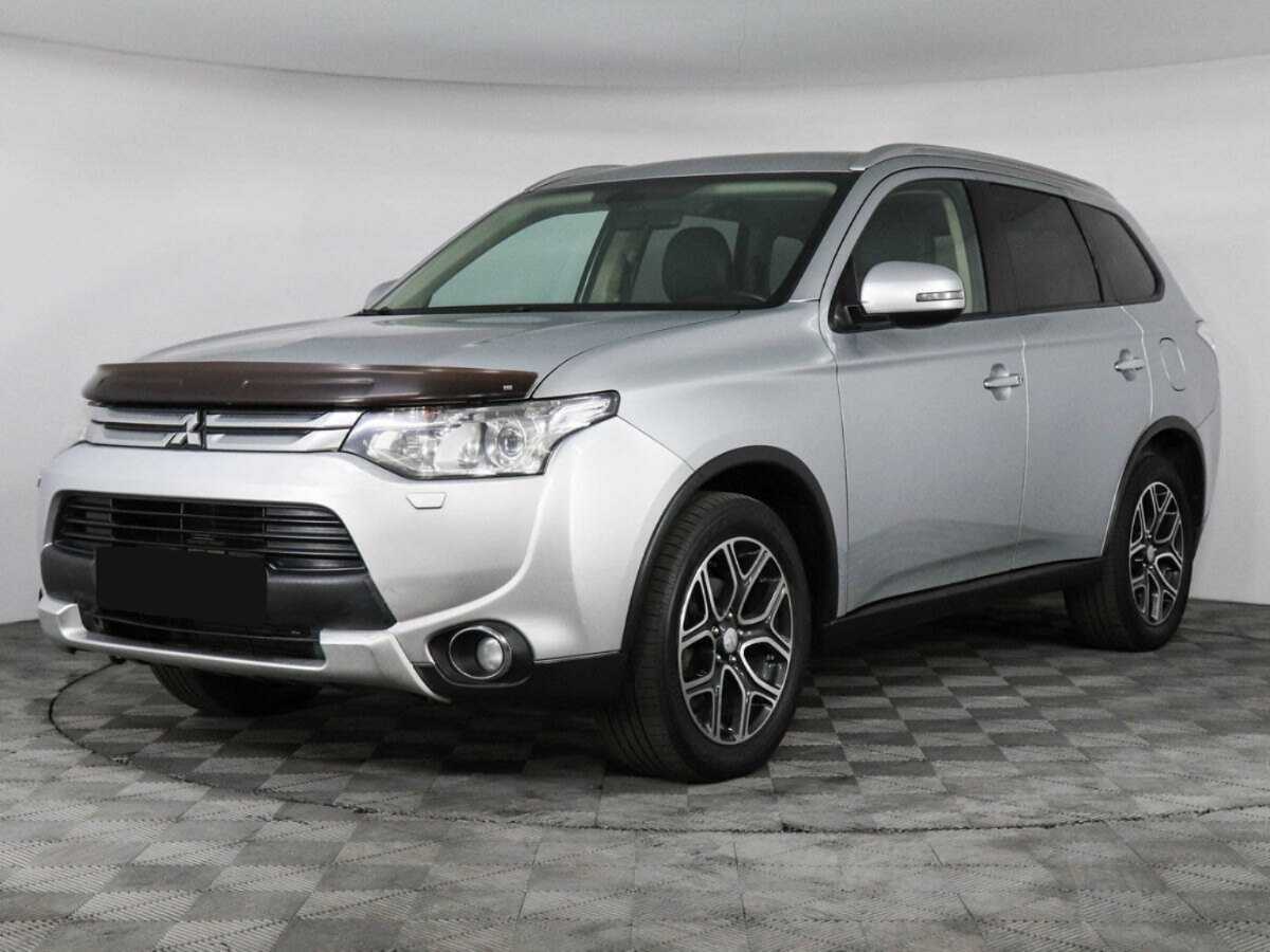 Mitsubishi Outlander с пробегом — 2014 год. Фото: #0