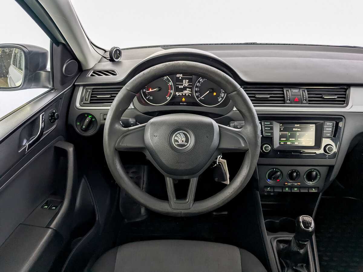 Skoda Rapid с пробегом — 2017 год. Фото: #20