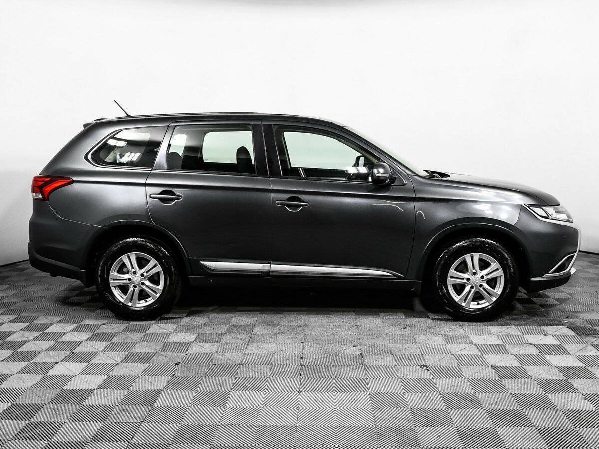 Mitsubishi Outlander с пробегом — 2016 год. Фото: #3