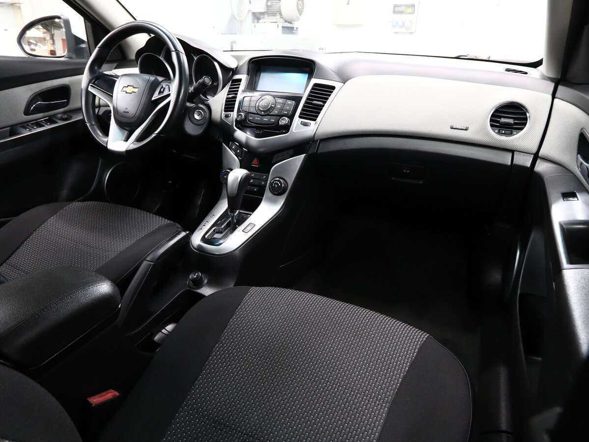 Chevrolet Cruze с пробегом — 2012 год. Фото: #13