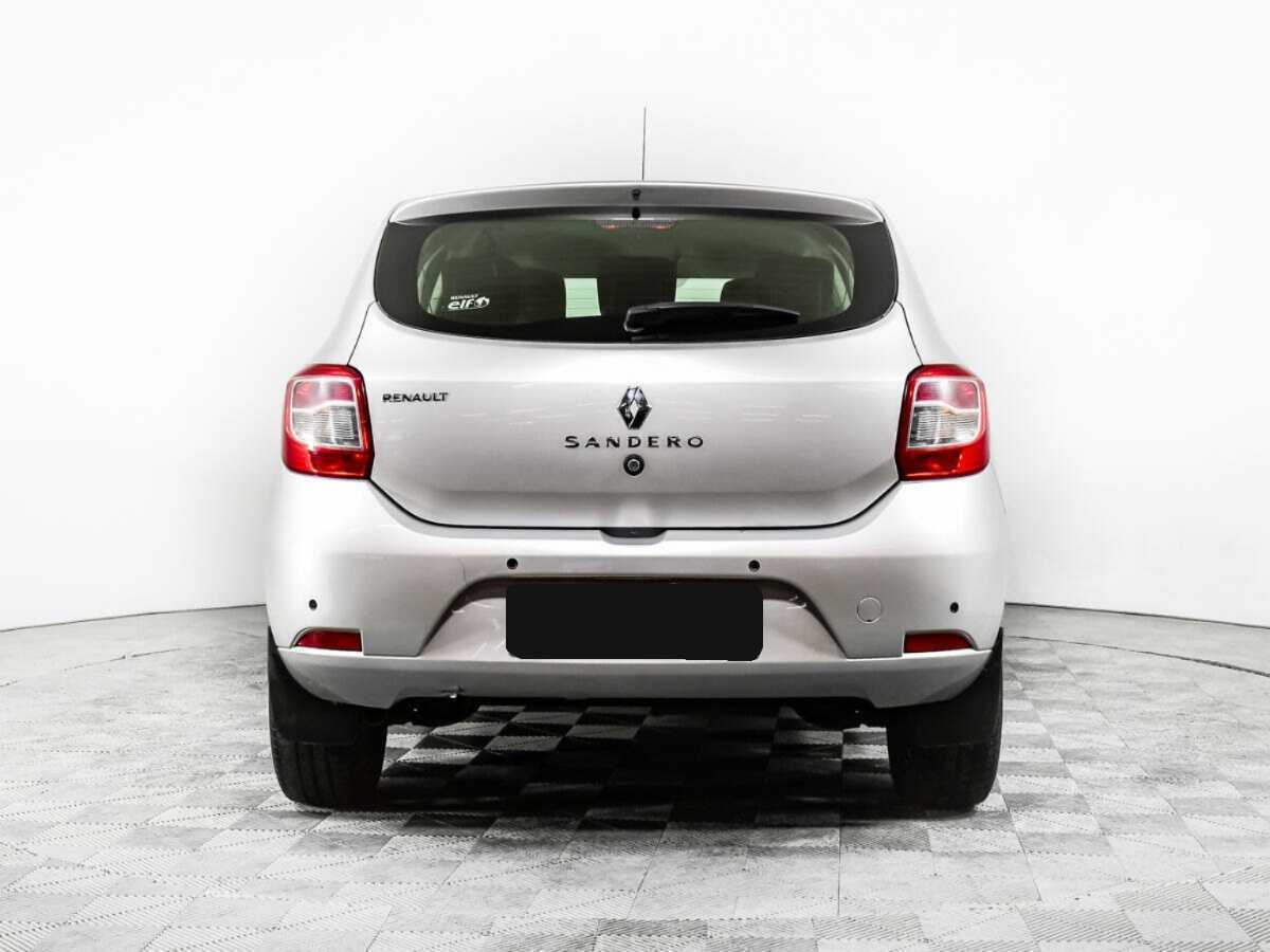 Renault Sandero с пробегом — 2015 год. Фото: #5