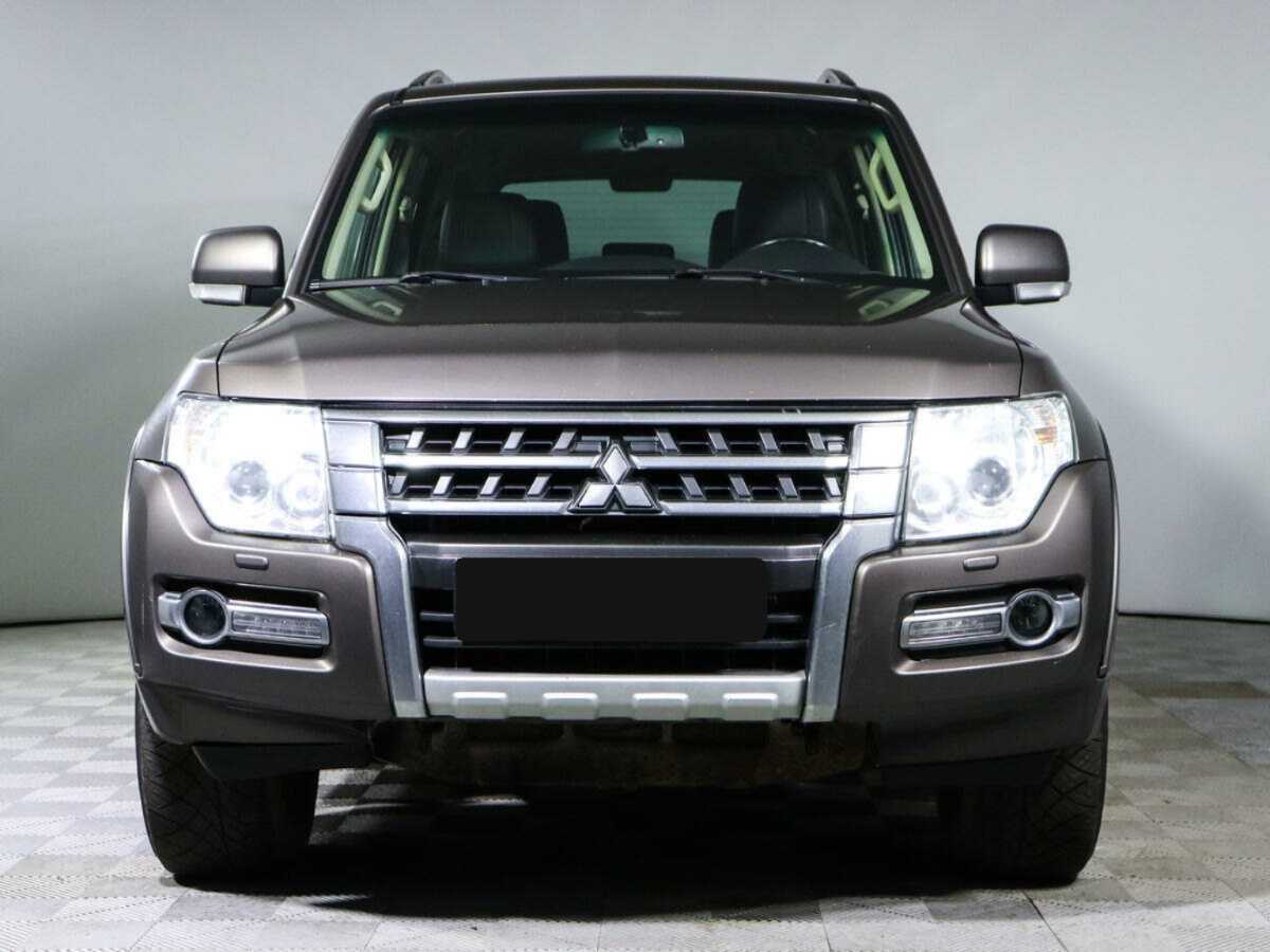 Mitsubishi Pajero с пробегом — 2014 год. Фото: #1