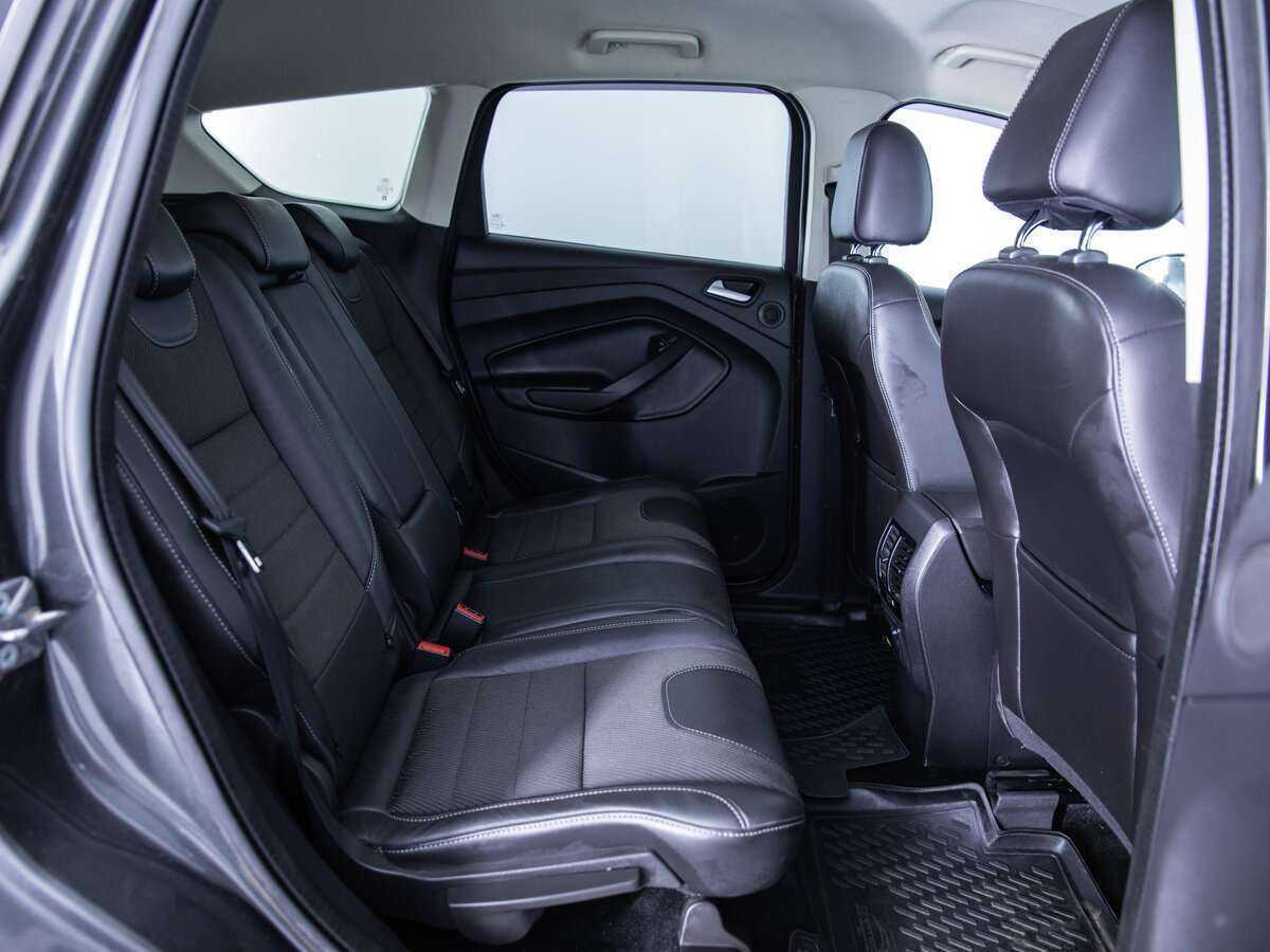 Ford Kuga с пробегом — 2015 год. Фото: #10