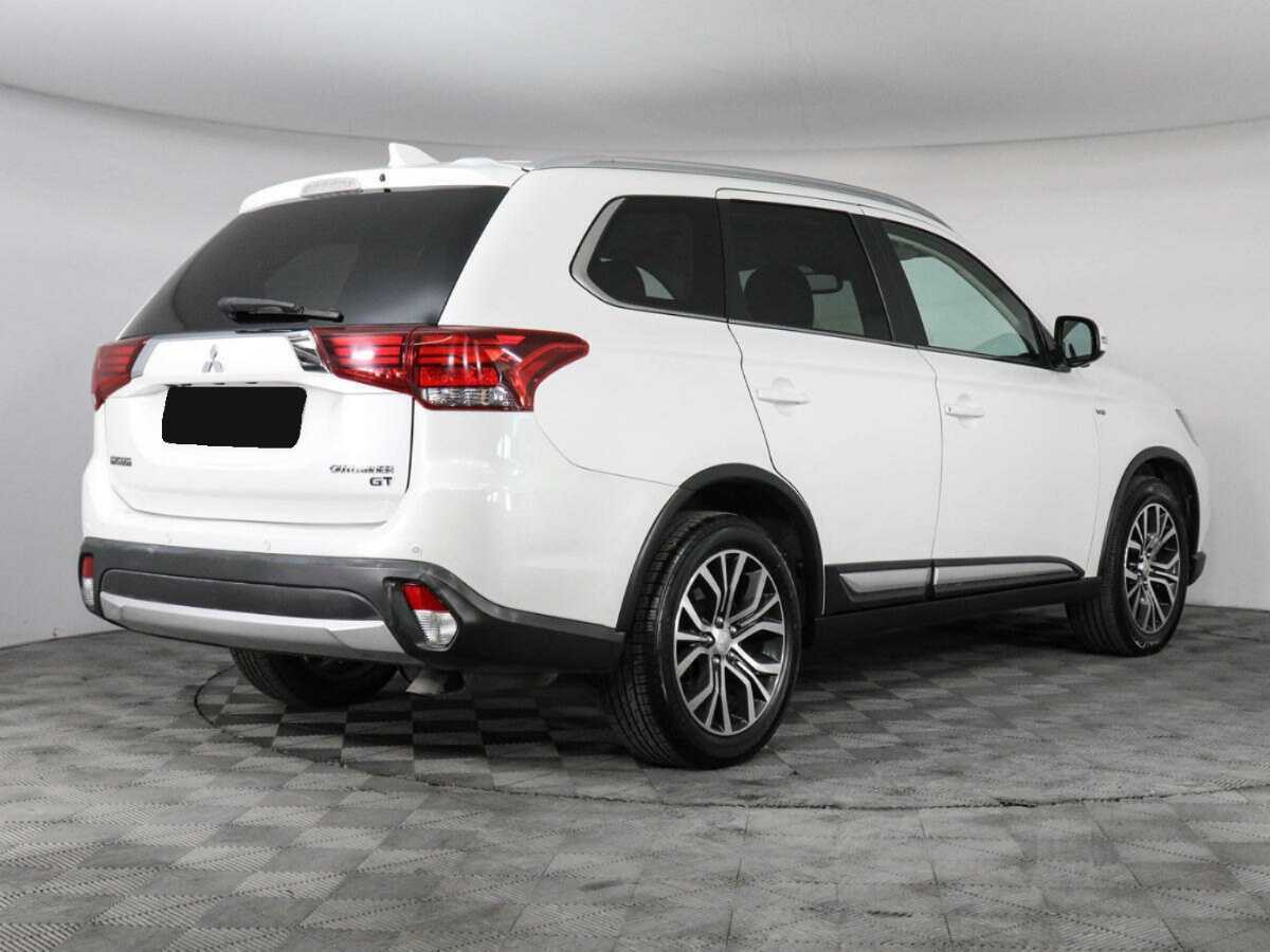 Mitsubishi Outlander с пробегом — 2018 год. Фото: #4