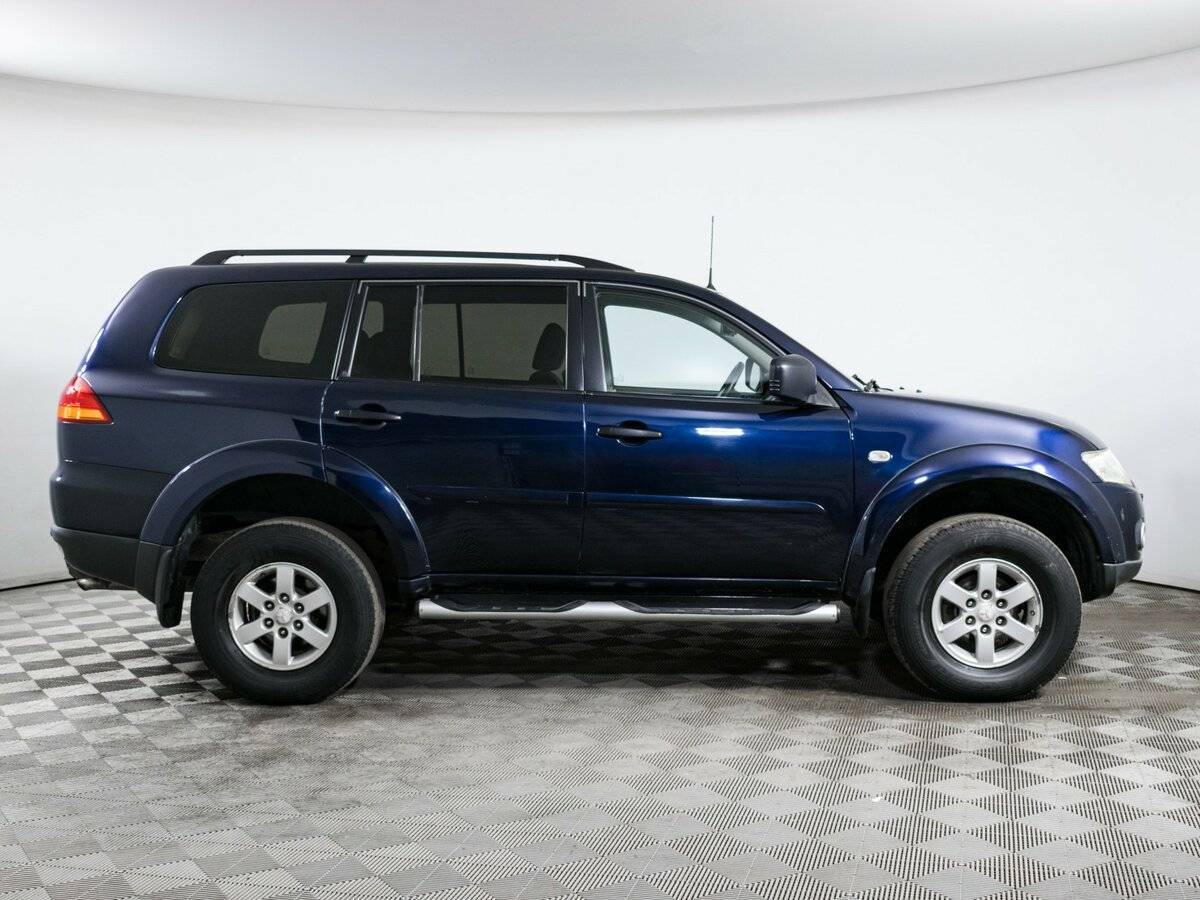 Mitsubishi Pajero Sport с пробегом — 2012 год. Фото: #3