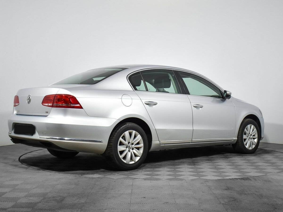 Volkswagen Passat с пробегом — 2012 год. Фото: #4