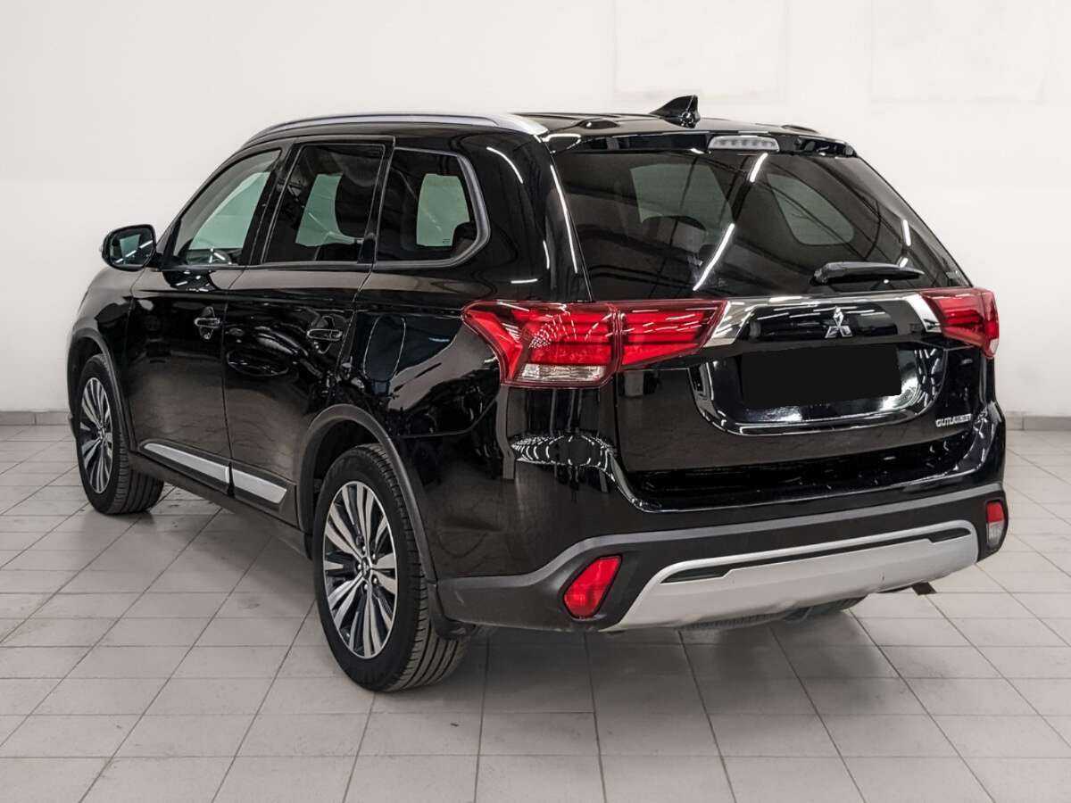 Mitsubishi Outlander с пробегом — 2020 год. Фото: #6